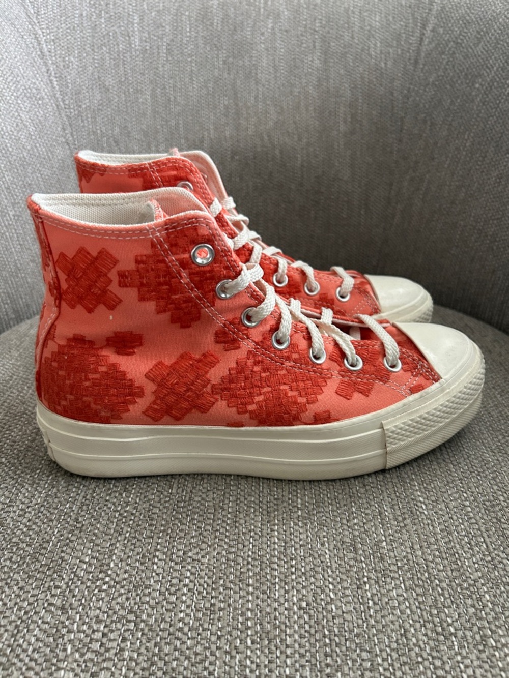 Converse Chuck Taylor All Star Lift Platform Tonal Embroidery - Picture 3 of 7